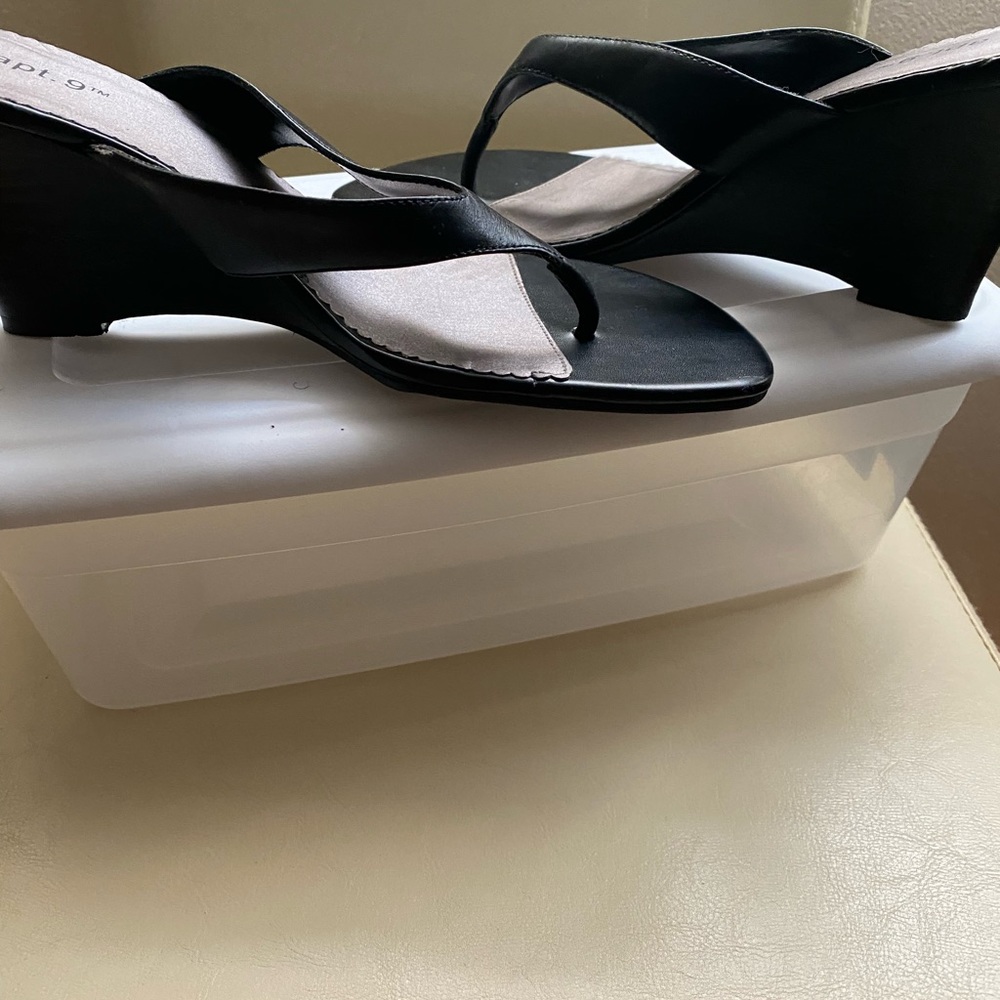 Sandals - Picture 2 of 2